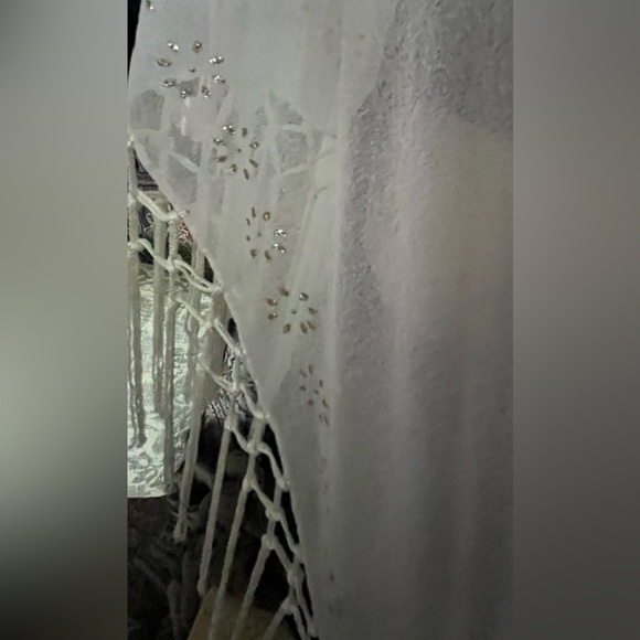 Ingear White Embroidered Fringe shawl - Picture 7 of 8